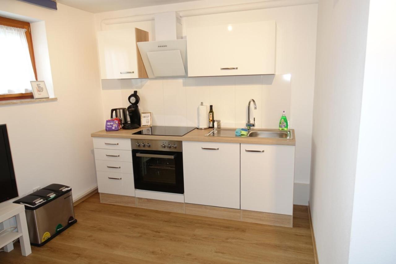 Ruhige, Modern Eingerichtete 2 Zimmer Wohnung Im Untergeschoss Eines Zweifamilienhauses Hildrizhausen Exteriör bild