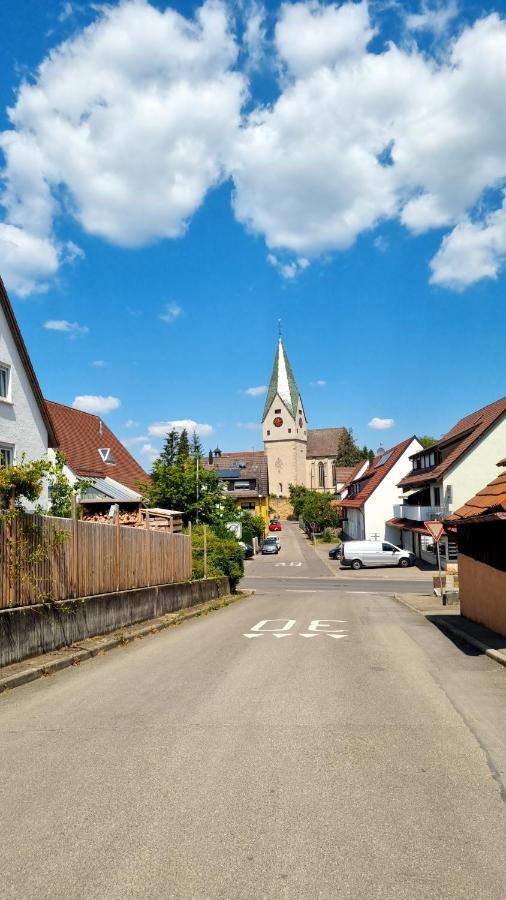 Ruhige, Modern Eingerichtete 2 Zimmer Wohnung Im Untergeschoss Eines Zweifamilienhauses Hildrizhausen Exteriör bild
