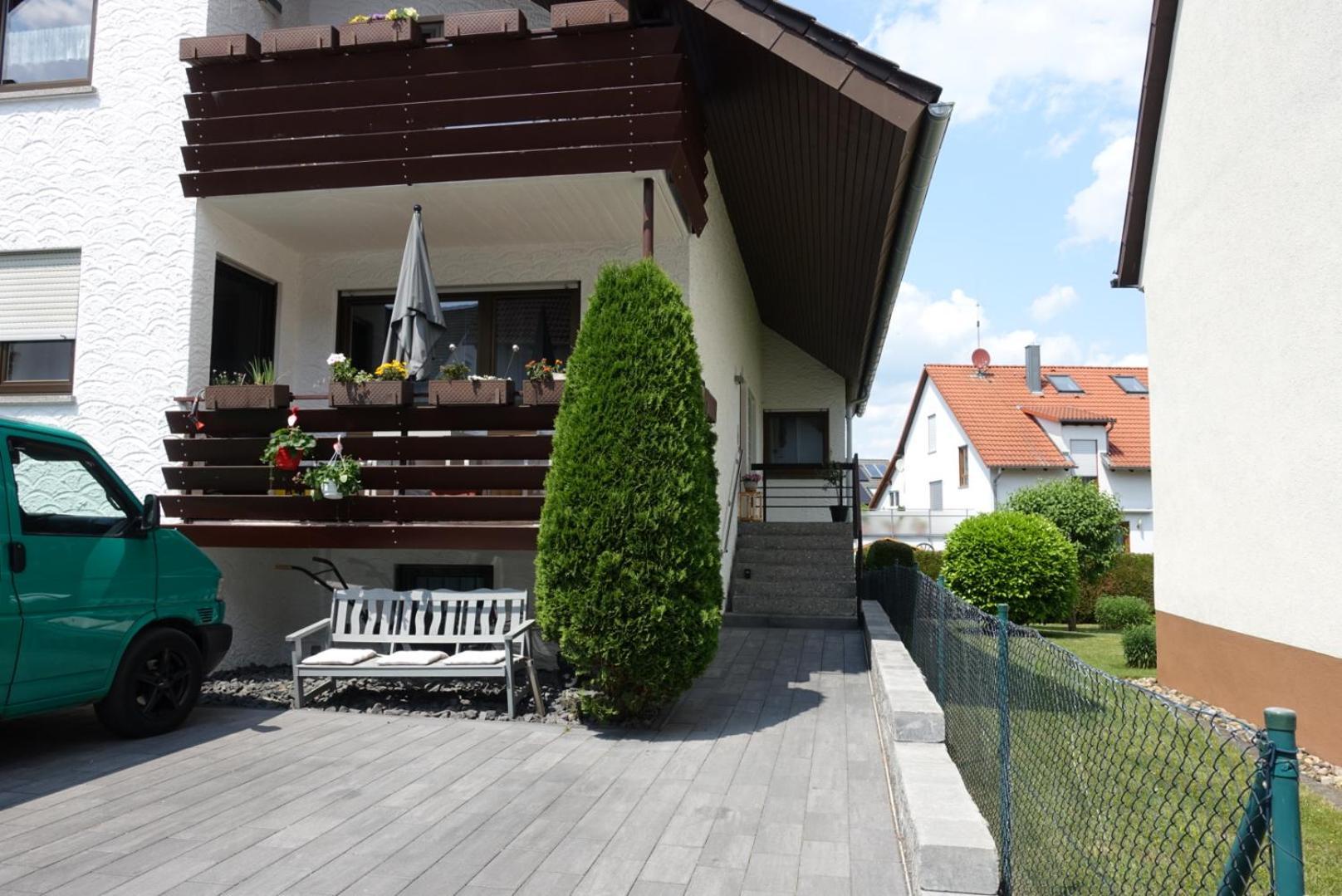 Ruhige, Modern Eingerichtete 2 Zimmer Wohnung Im Untergeschoss Eines Zweifamilienhauses Hildrizhausen Exteriör bild